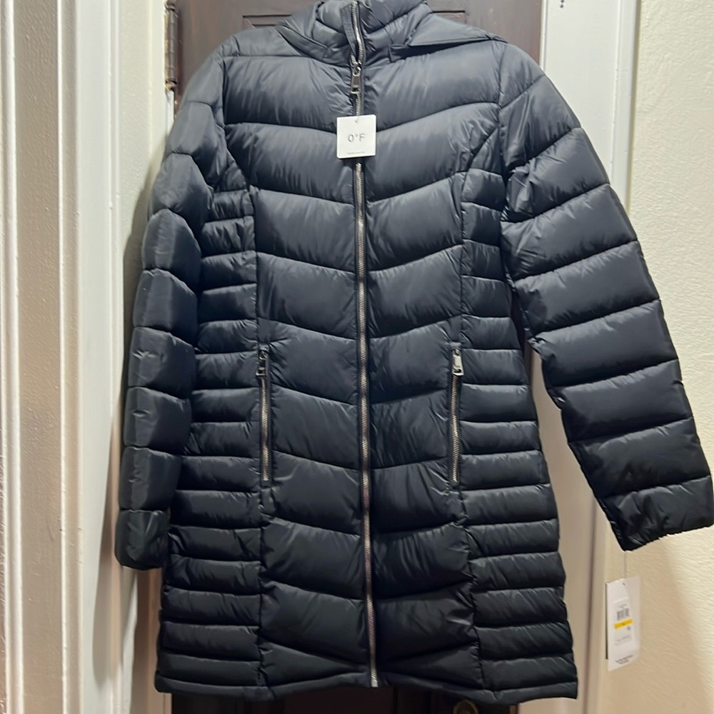 DLNY women’s puffer coat